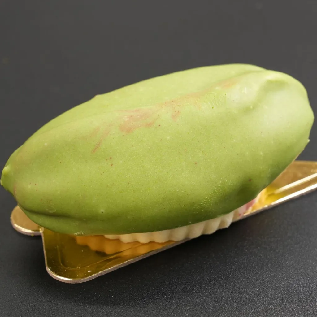 Pistachios pastries